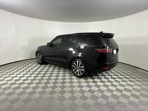2024 Land Rover Discovery P360 Dynamic SE