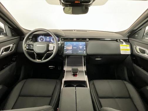 2026 Land Rover Range Rover Velar P250 SE R-Dynamic