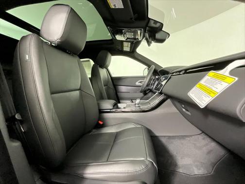 2026 Land Rover Range Rover Velar P250 SE R-Dynamic