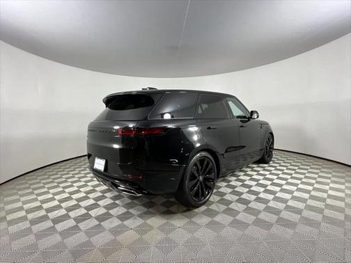 2025 Land Rover Range Rover Sport SE