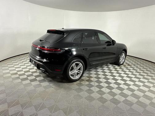 2024 Porsche Macan Base