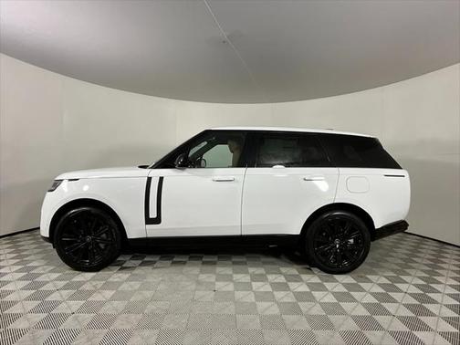 2025 Land Rover Range Rover P550e SE
