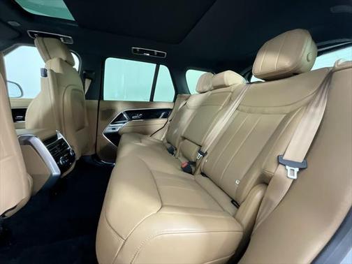2025 Land Rover Range Rover P550e SE