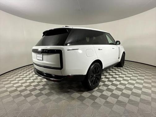 2025 Land Rover Range Rover P550e SE