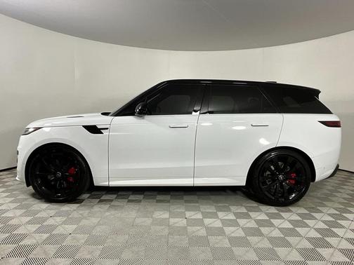 2025 Land Rover Range Rover Sport SE