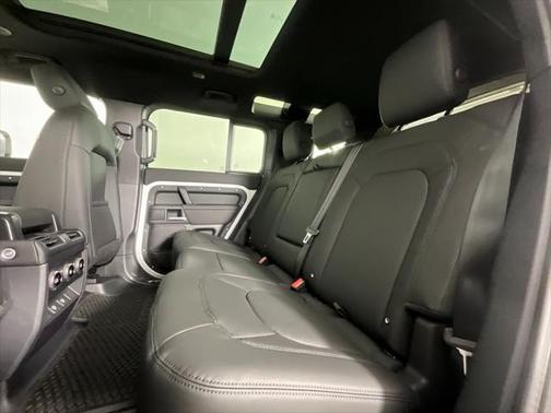 2025 Land Rover Defender 110 P400 S
