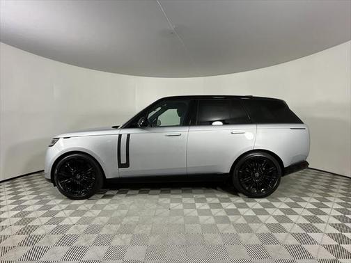 2025 Land Rover Range Rover P530 SE