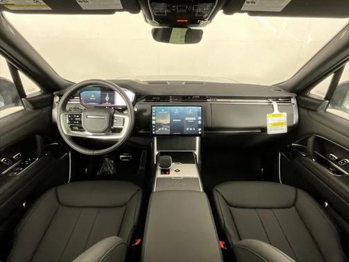 2025 Land Rover Range Rover P530 SE