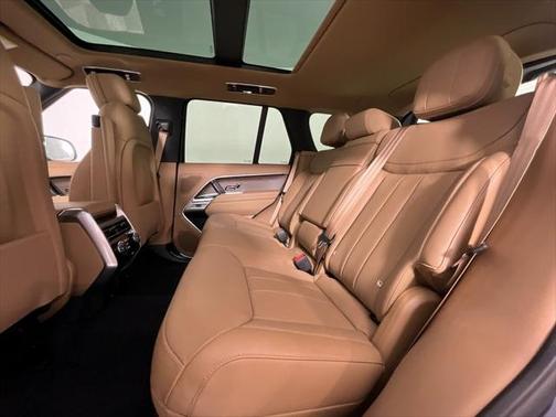 2025 Land Rover Range Rover P400 SE
