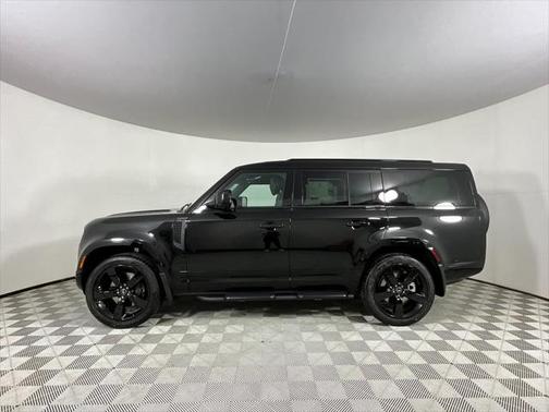 2025 Land Rover Defender 130 P400 X-Dynamic SE