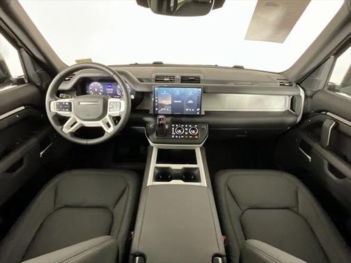 2025 Land Rover Defender 130 P400 X-Dynamic SE