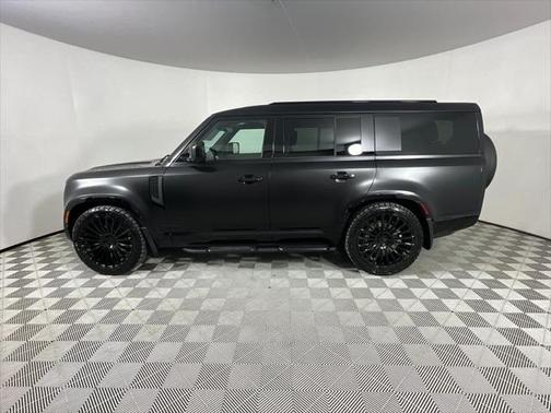 2025 Land Rover Defender 130 P400 X-Dynamic SE