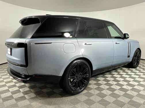 2026 Land Rover Range Rover P400 SE 7 Seat