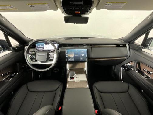 2026 Land Rover Range Rover P400 SE 7 Seat