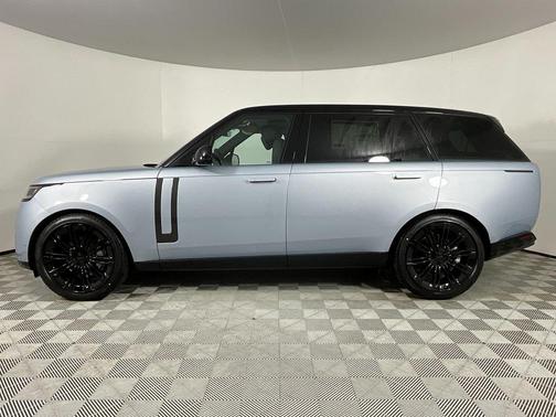 2026 Land Rover Range Rover P400 SE 7 Seat