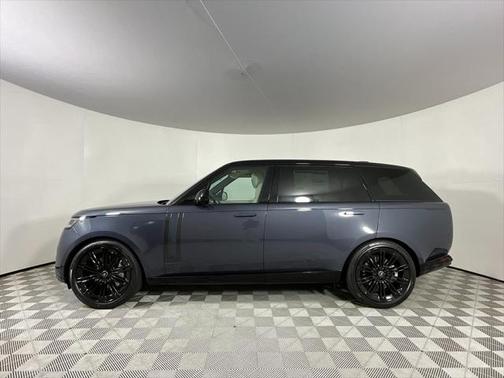 2025 Land Rover Range Rover P530 SE 7 Seat