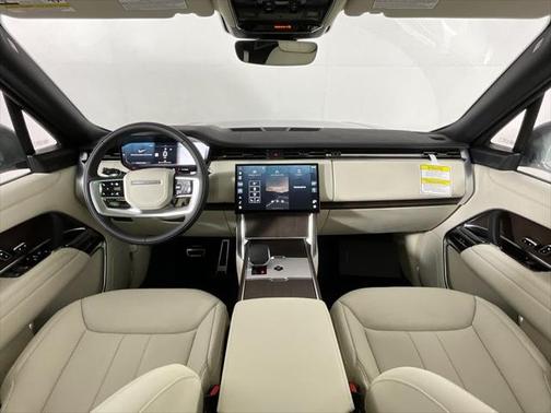 2025 Land Rover Range Rover P530 SE 7 Seat