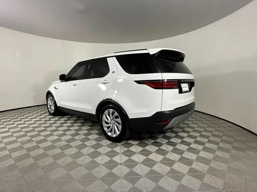 2024 Land Rover Discovery P300 S