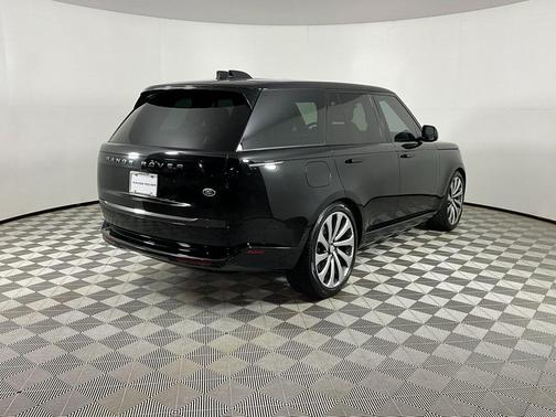 2023 Land Rover Range Rover P530 SE