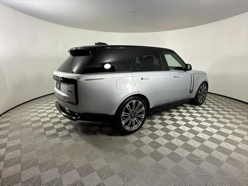 2023 Land Rover Range Rover P530 SE