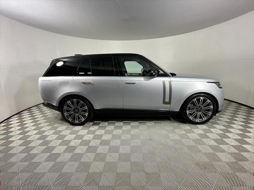 2023 Land Rover Range Rover P530 SE