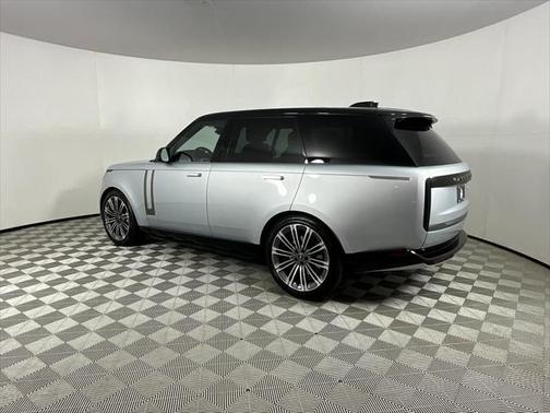 2023 Land Rover Range Rover P530 SE