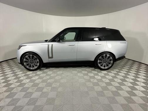 2023 Land Rover Range Rover P530 SE