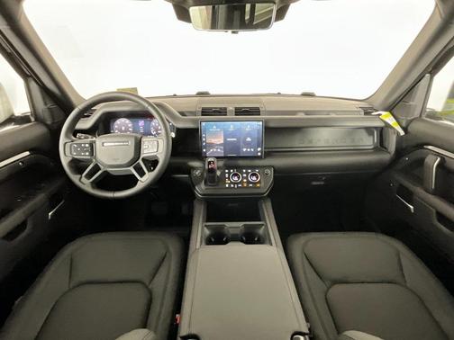 2025 Land Rover Defender 110 P400 X-Dynamic SE