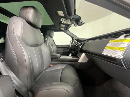2025 Land Rover Range Rover P530 SE