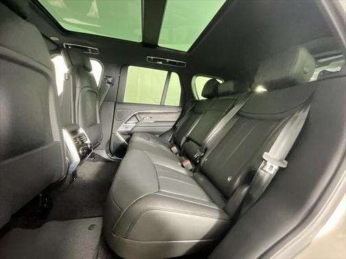 2025 Land Rover Range Rover P530 SE