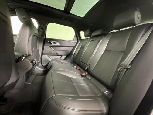 2026 Land Rover Range Rover Velar P250 SE R-Dynamic