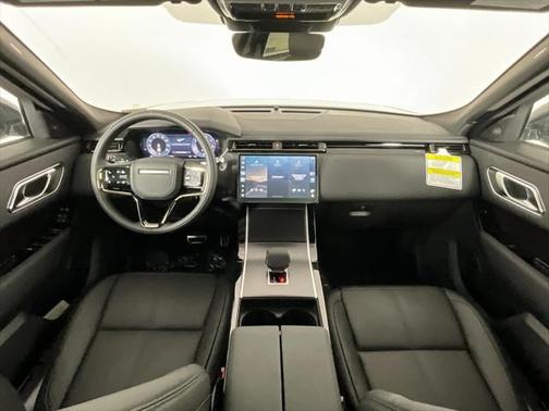 2026 Land Rover Range Rover Velar P250 SE R-Dynamic