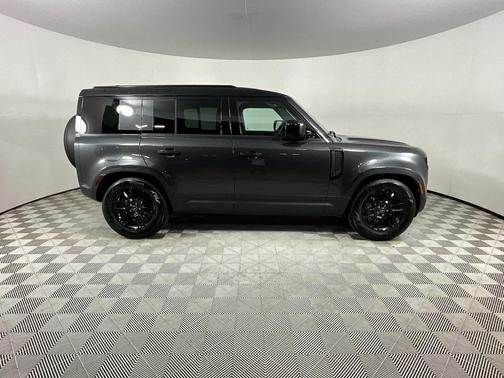 2025 Land Rover Defender 110 P300