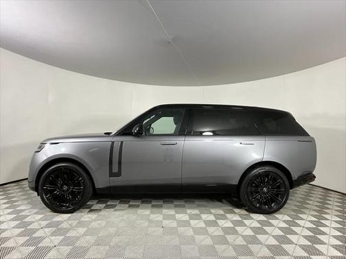 2025 Land Rover Range Rover P530 SE 7 Seat