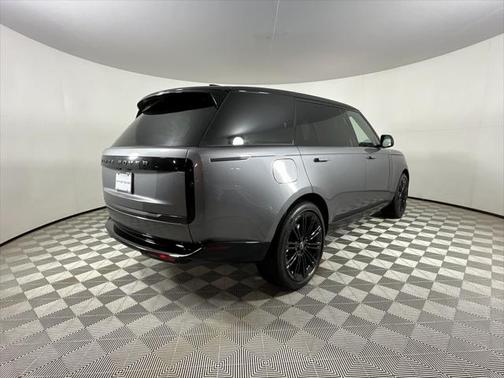 2025 Land Rover Range Rover P530 SE 7 Seat