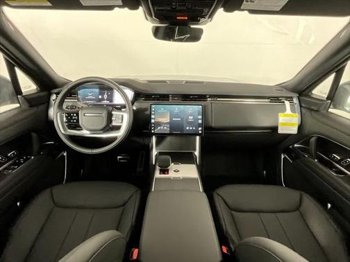 2025 Land Rover Range Rover P530 SE 7 Seat