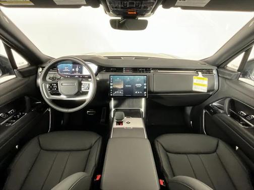 2025 Land Rover Range Rover P530 SE 7 Seat