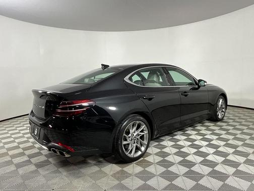 2022 Genesis G70 2.0T RWD
