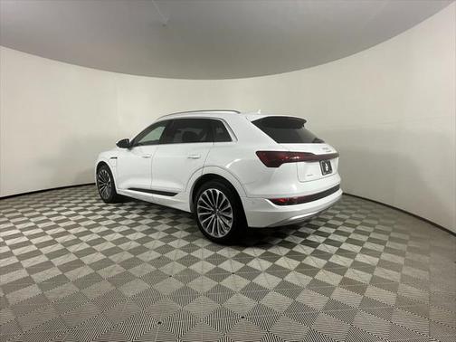2019 Audi e-tron Premium Plus