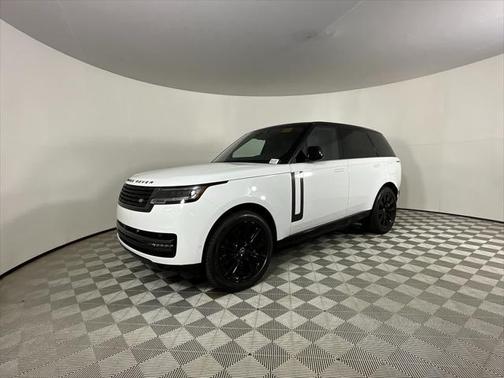 2025 Land Rover Range Rover P550e SE
