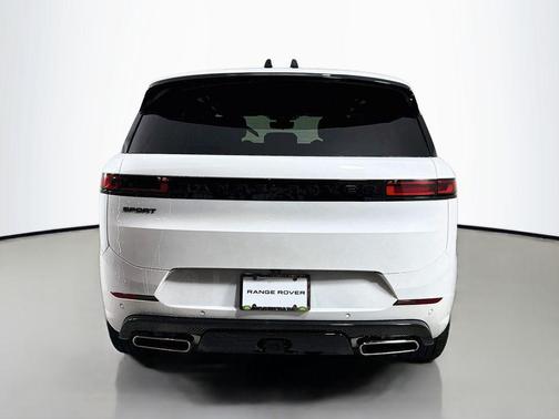 Ostuni Pearl Wht Prem Met 2026 Land Rover Range Rover Sport SE