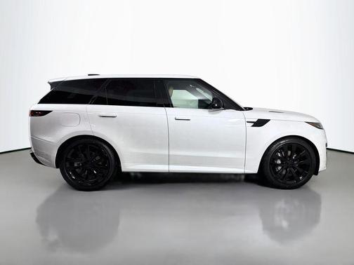 Ostuni Pearl Wht Prem Met 2026 Land Rover Range Rover Sport SE
