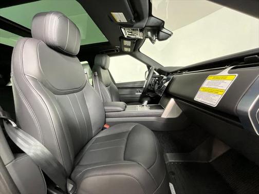 2025 Land Rover Range Rover P530 SE