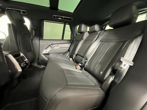 2025 Land Rover Range Rover P400 SE