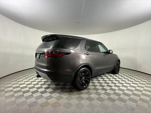 2025 Land Rover Discovery P300 S