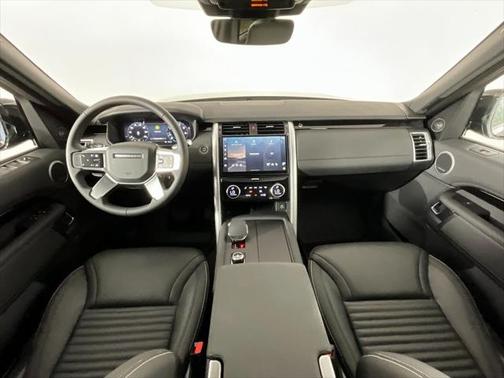 2025 Land Rover Discovery P300 S
