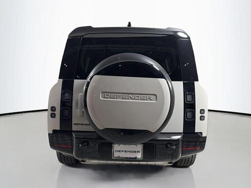 Borasco Grey Metallic 2026 Land Rover Defender P400 X-Dynamic SE