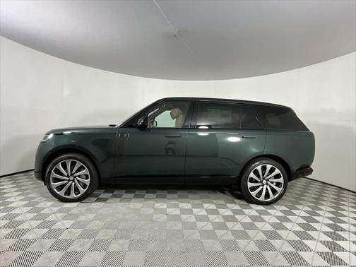 2025 Land Rover Range Rover P530 SE 7 Seat