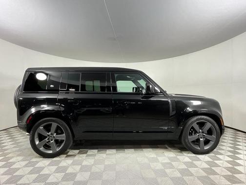 2023 Land Rover Defender 110 V8