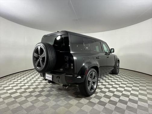 2023 Land Rover Defender 110 V8